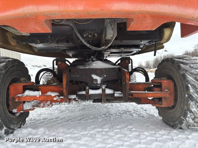 image for item DT6484 2001 JLG 400S boom lift