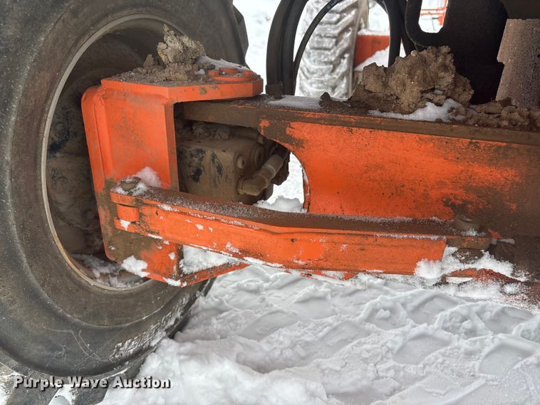 image for item DT6484 2001 JLG 400S boom lift