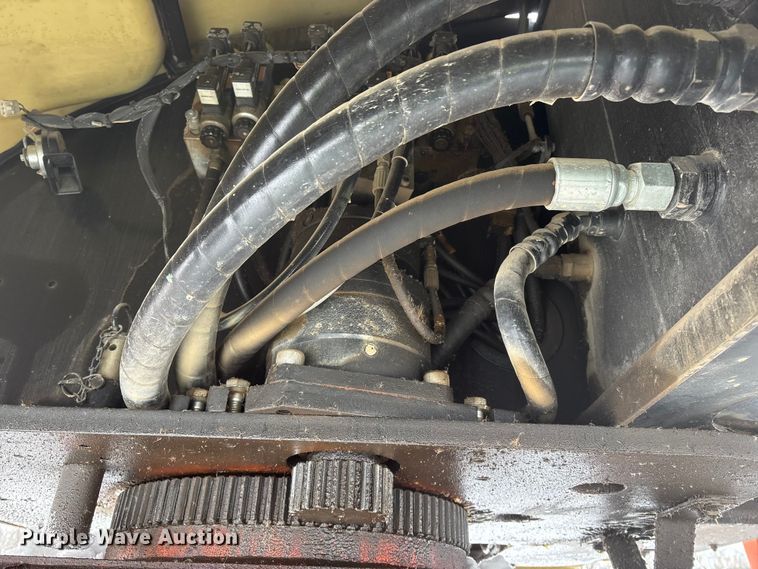 image for item DT6484 2001 JLG 400S boom lift