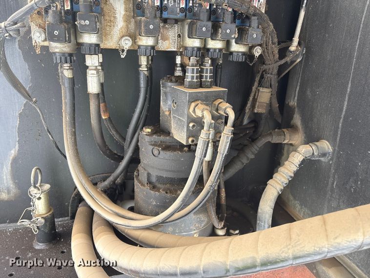 image for item DT6484 2001 JLG 400S boom lift