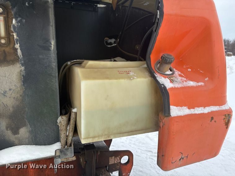 image for item DT6484 2001 JLG 400S boom lift