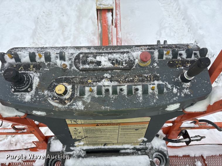 image for item DT6484 2001 JLG 400S boom lift