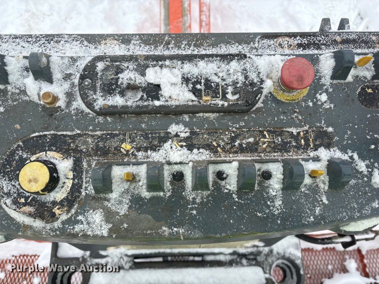 image for item DT6484 2001 JLG 400S boom lift