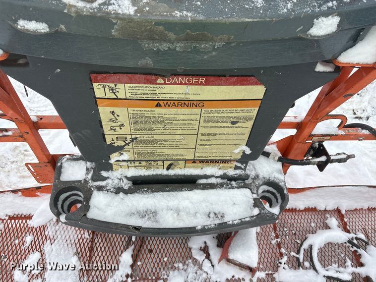 image for item DT6484 2001 JLG 400S boom lift