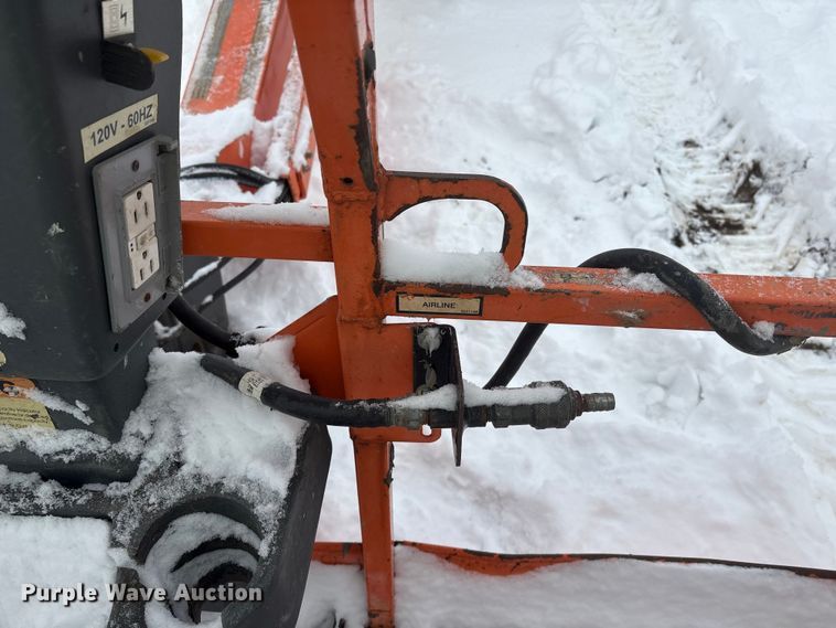 image for item DT6484 2001 JLG 400S boom lift