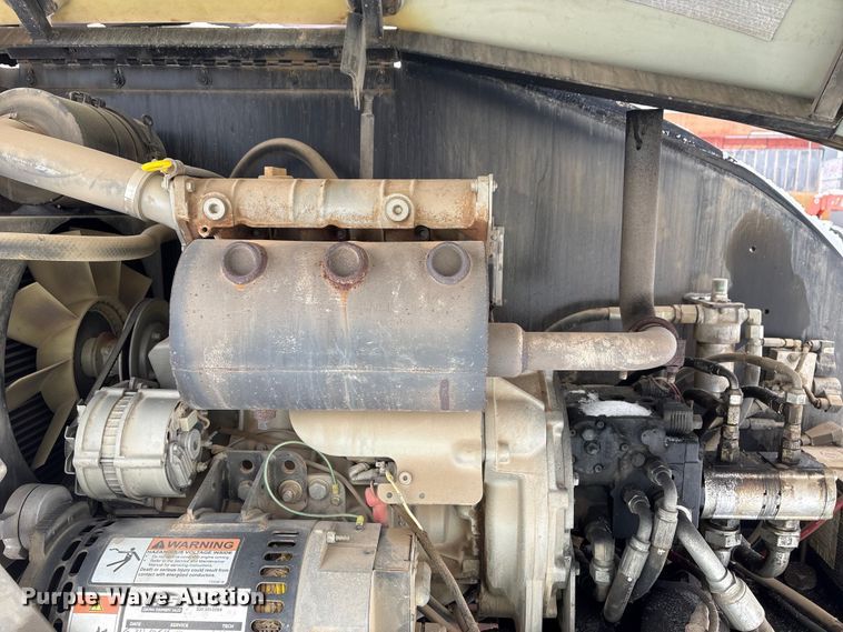 image for item DT6484 2001 JLG 400S boom lift