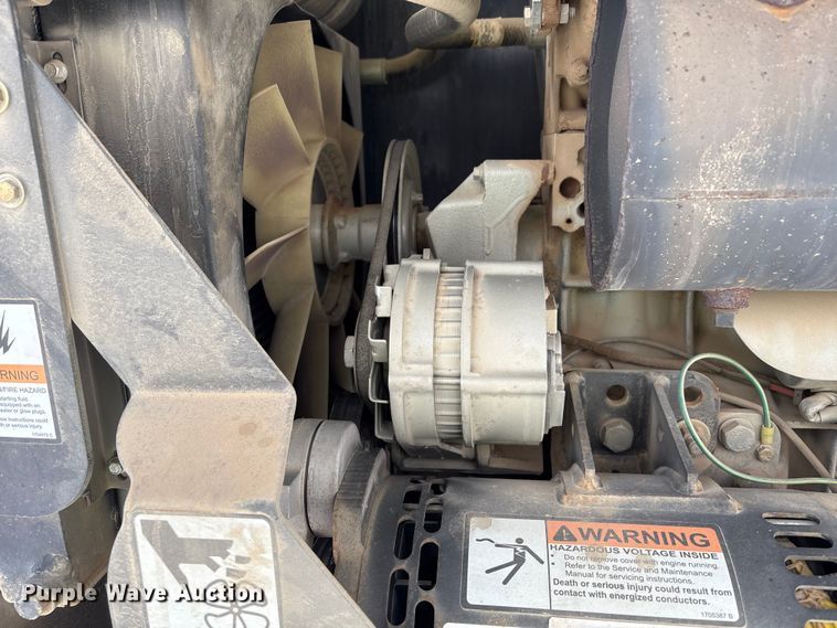 image for item DT6484 2001 JLG 400S boom lift