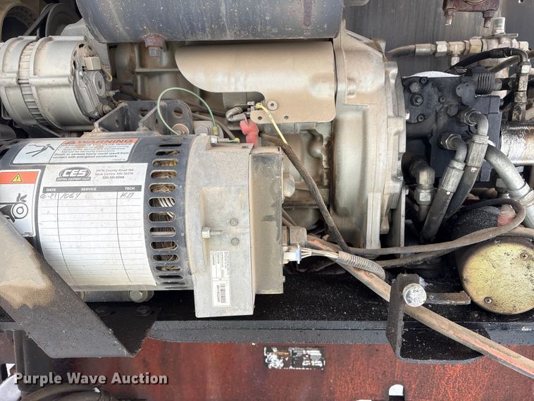 image for item DT6484 2001 JLG 400S boom lift