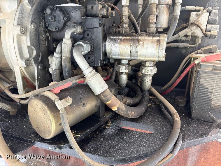 image for item DT6484 2001 JLG 400S boom lift