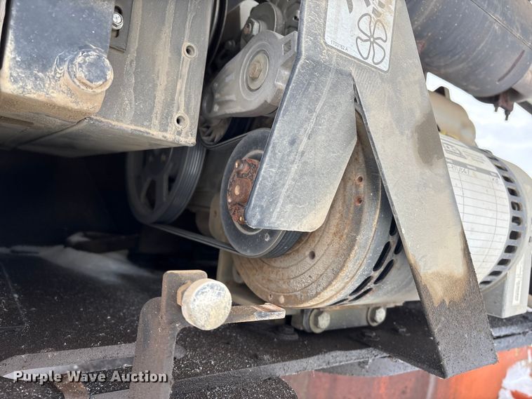 image for item DT6484 2001 JLG 400S boom lift