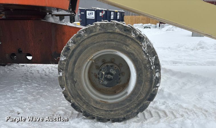 image for item DT6484 2001 JLG 400S boom lift