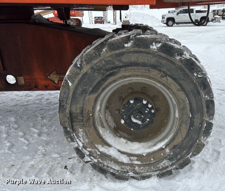 image for item DT6484 2001 JLG 400S boom lift