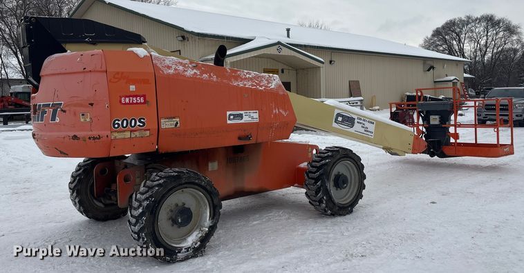 image for item DT6485 2013 JLG 600S boom lift