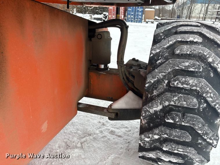 image for item DT6485 2013 JLG 600S boom lift