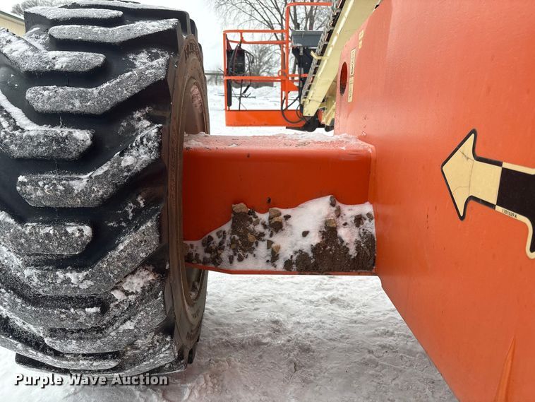 image for item DT6485 2013 JLG 600S boom lift