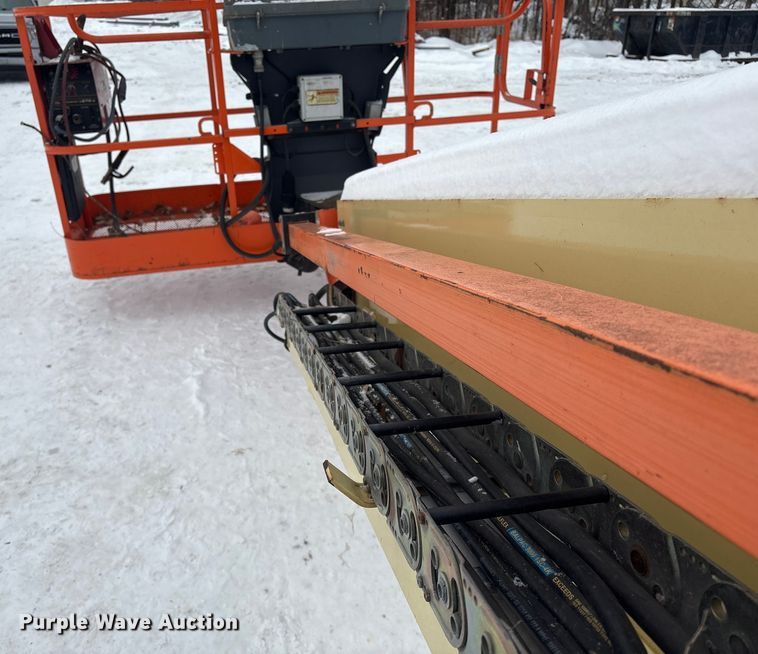 image for item DT6485 2013 JLG 600S boom lift