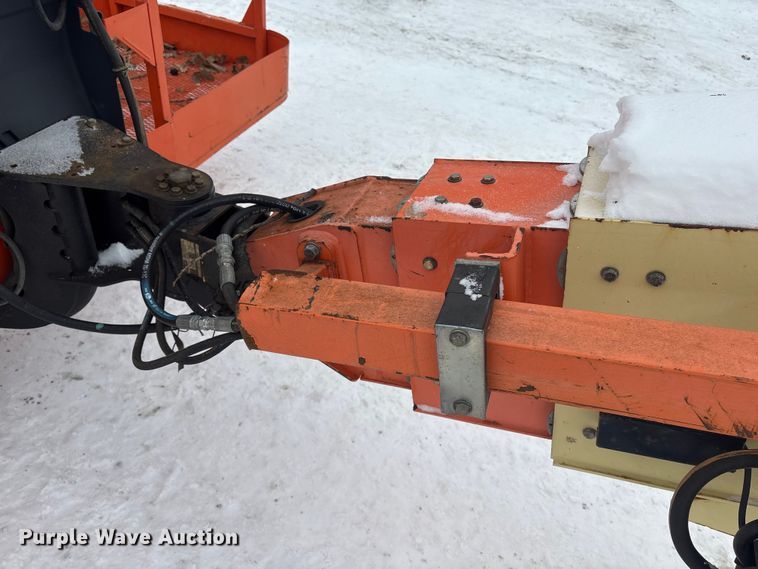 image for item DT6485 2013 JLG 600S boom lift