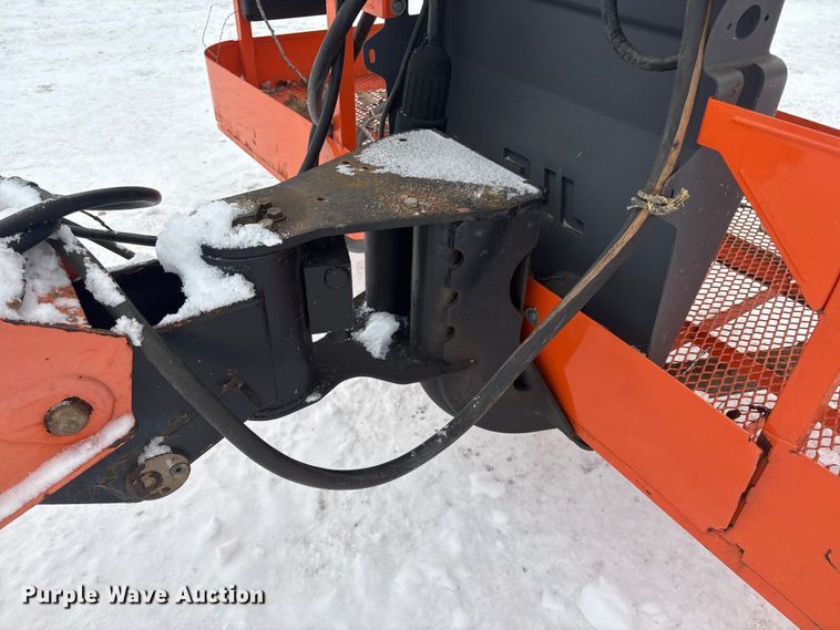 image for item DT6485 2013 JLG 600S boom lift