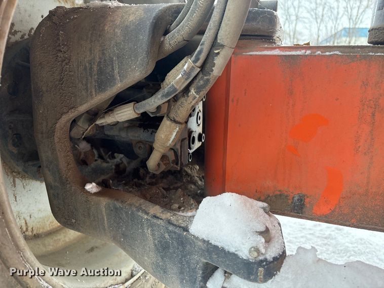 image for item DT6485 2013 JLG 600S boom lift