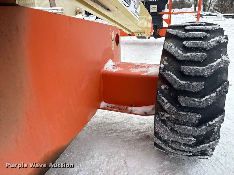 image for item DT6485 2013 JLG 600S boom lift