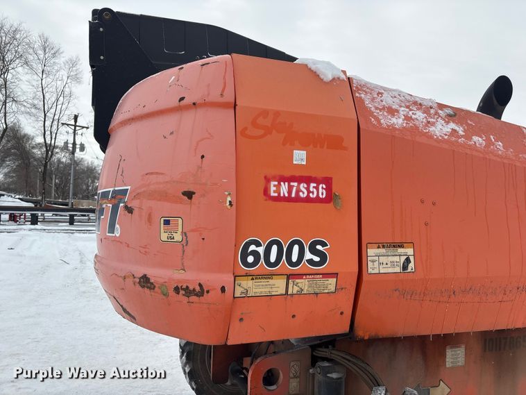 image for item DT6485 2013 JLG 600S boom lift