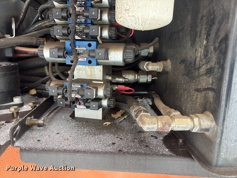 image for item DT6485 2013 JLG 600S boom lift