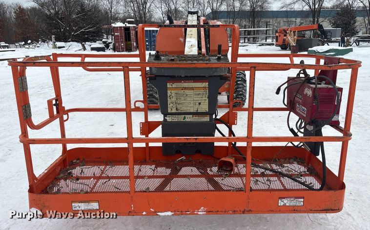 image for item DT6485 2013 JLG 600S boom lift