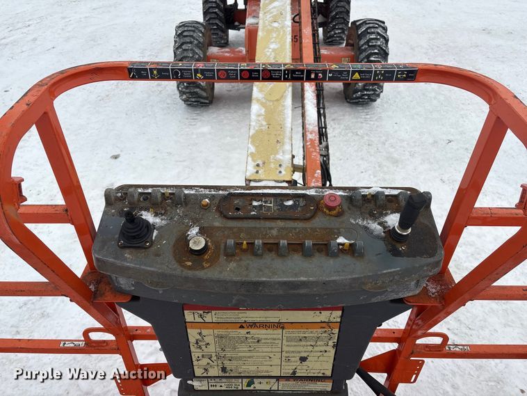 image for item DT6485 2013 JLG 600S boom lift