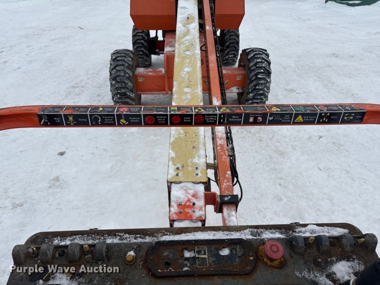 image for item DT6485 2013 JLG 600S boom lift