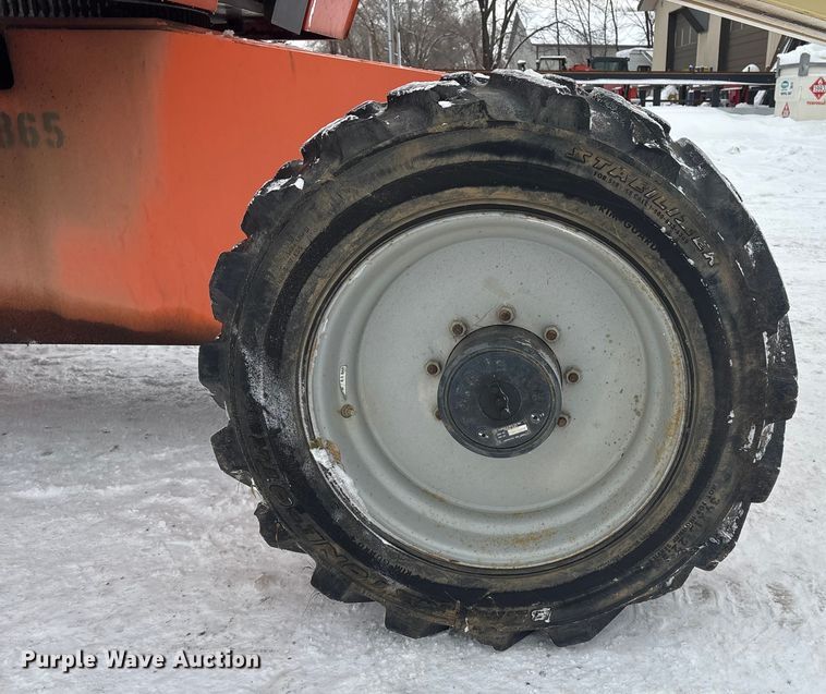 image for item DT6485 2013 JLG 600S boom lift