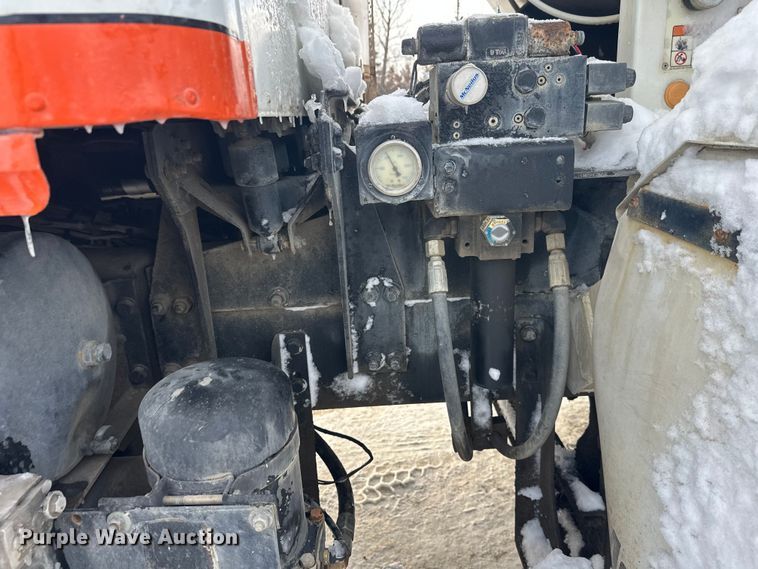 image for item DT6491 2004 International 5500i ready mix truck