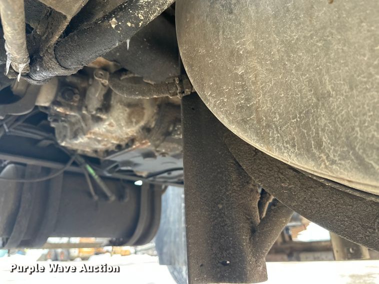 image for item DT6491 2004 International 5500i ready mix truck