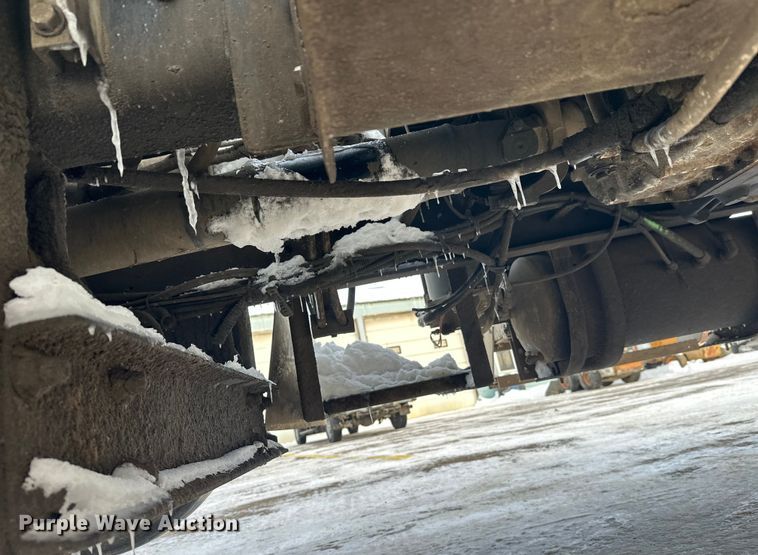 image for item DT6491 2004 International 5500i ready mix truck