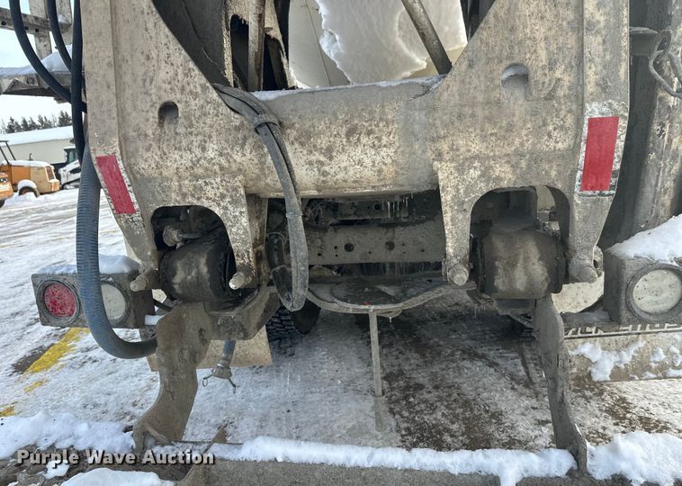 image for item DT6491 2004 International 5500i ready mix truck