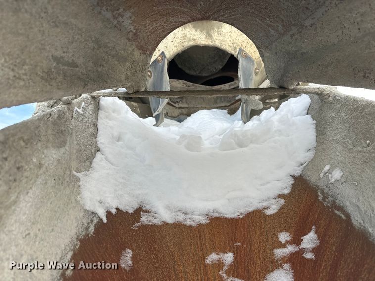 image for item DT6491 2004 International 5500i ready mix truck