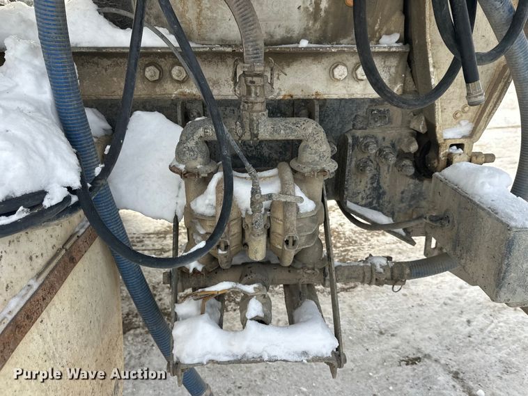 image for item DT6491 2004 International 5500i ready mix truck