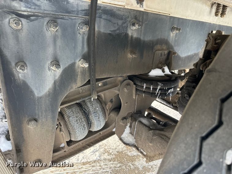 image for item DT6491 2004 International 5500i ready mix truck