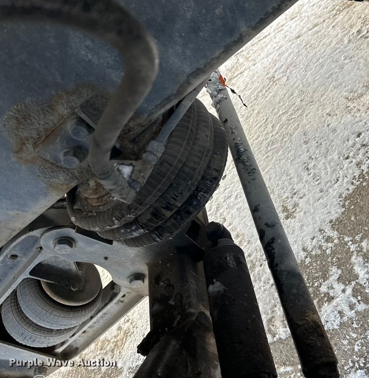 image for item DT6491 2004 International 5500i ready mix truck