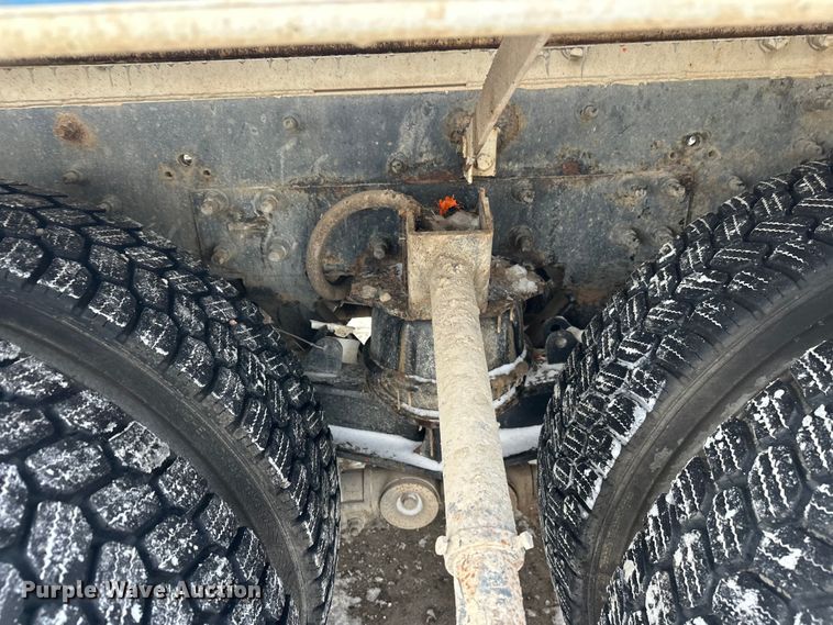 image for item DT6491 2004 International 5500i ready mix truck