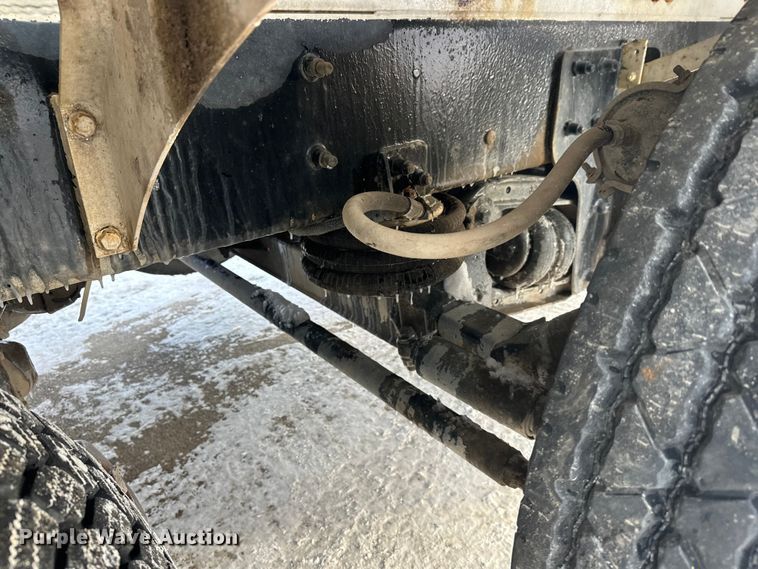 image for item DT6491 2004 International 5500i ready mix truck