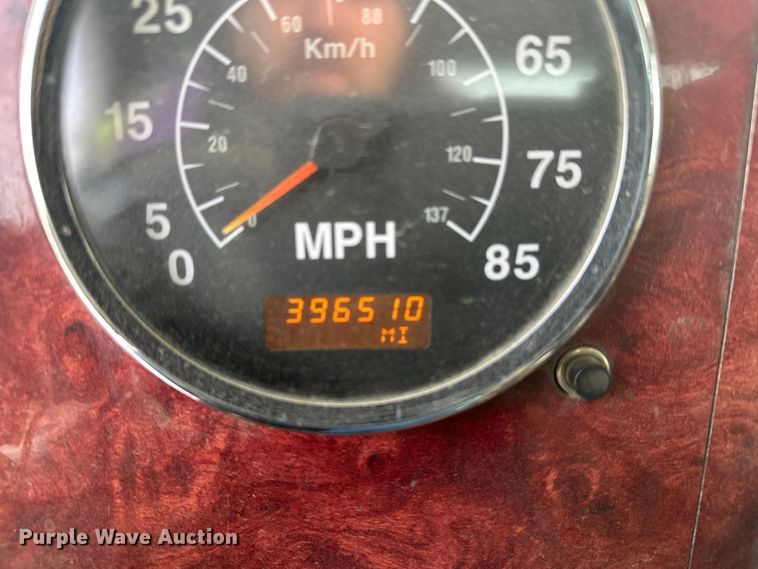 image for item DT6491 2004 International 5500i ready mix truck