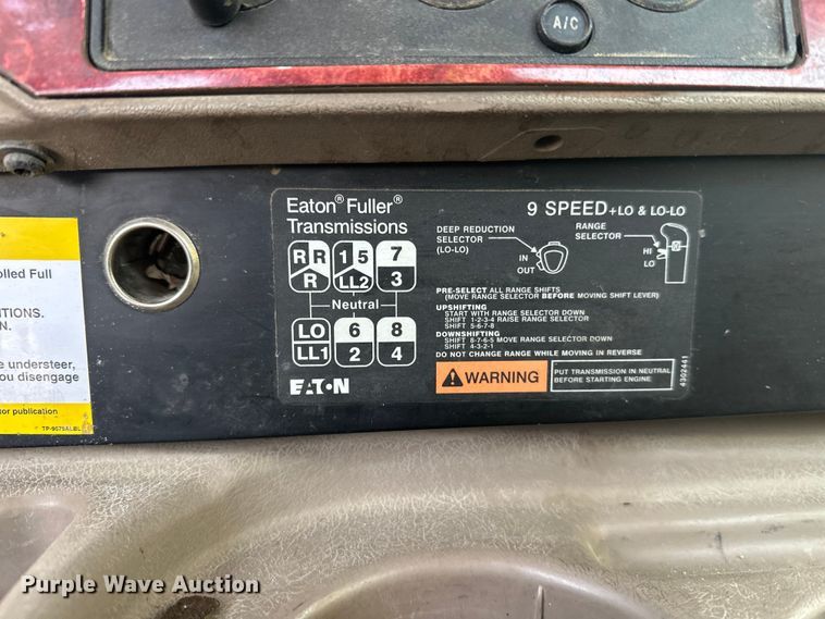 image for item DT6491 2004 International 5500i ready mix truck