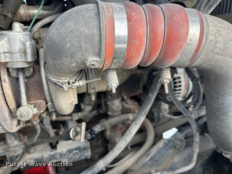 image for item DT6491 2004 International 5500i ready mix truck