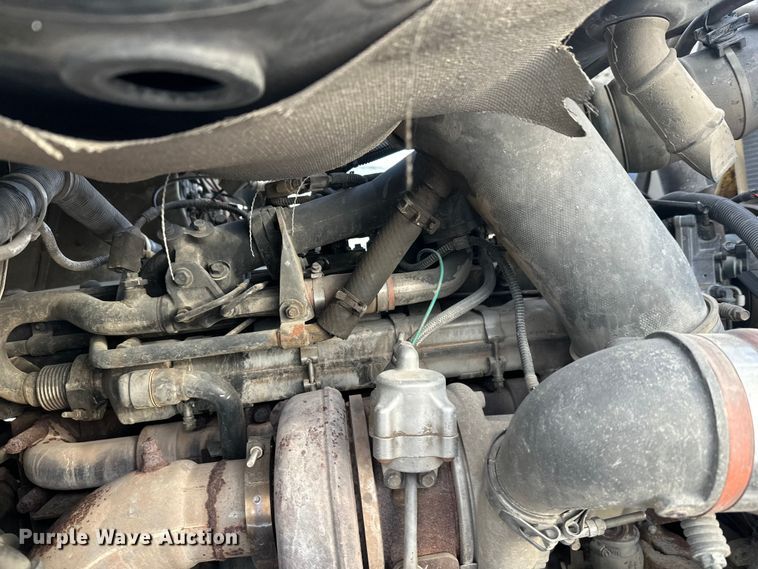 image for item DT6491 2004 International 5500i ready mix truck