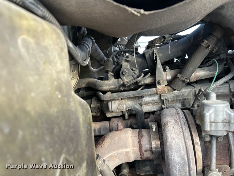 image for item DT6491 2004 International 5500i ready mix truck