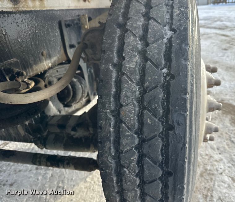 image for item DT6491 2004 International 5500i ready mix truck