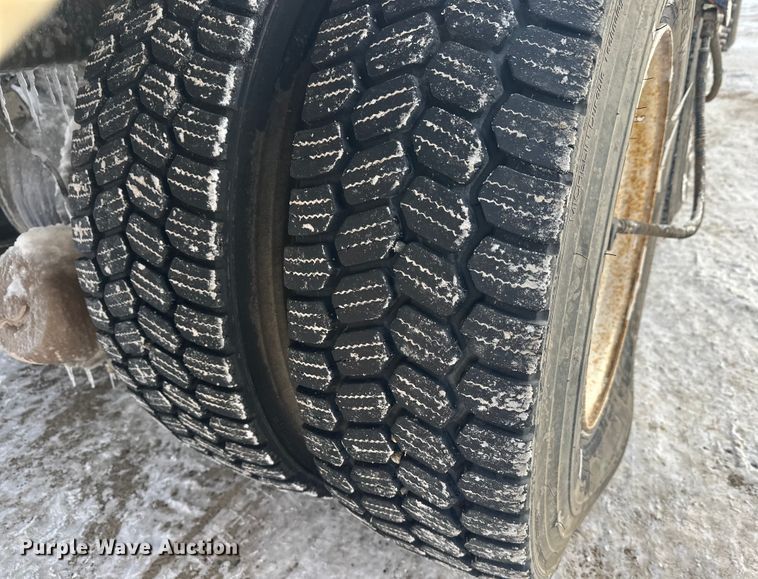 image for item DT6491 2004 International 5500i ready mix truck