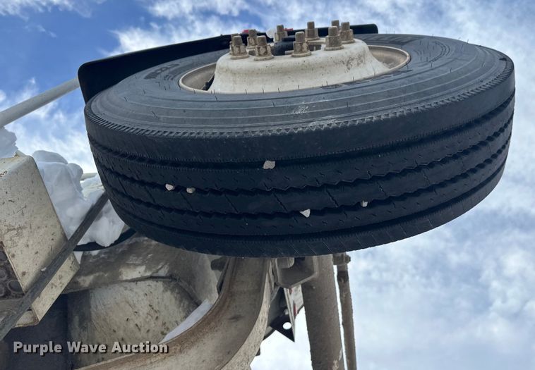 image for item DT6491 2004 International 5500i ready mix truck