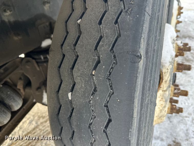 image for item DT6491 2004 International 5500i ready mix truck