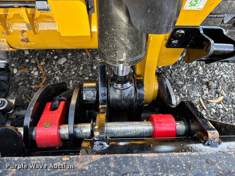 image for item DU0251 2025 Caterpillar 255 tracked skid steer loader